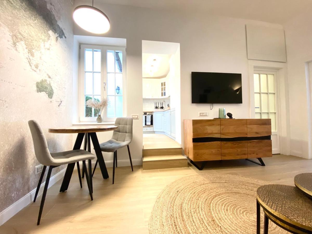 10 Council Square Apartment Брашов Екстериор снимка