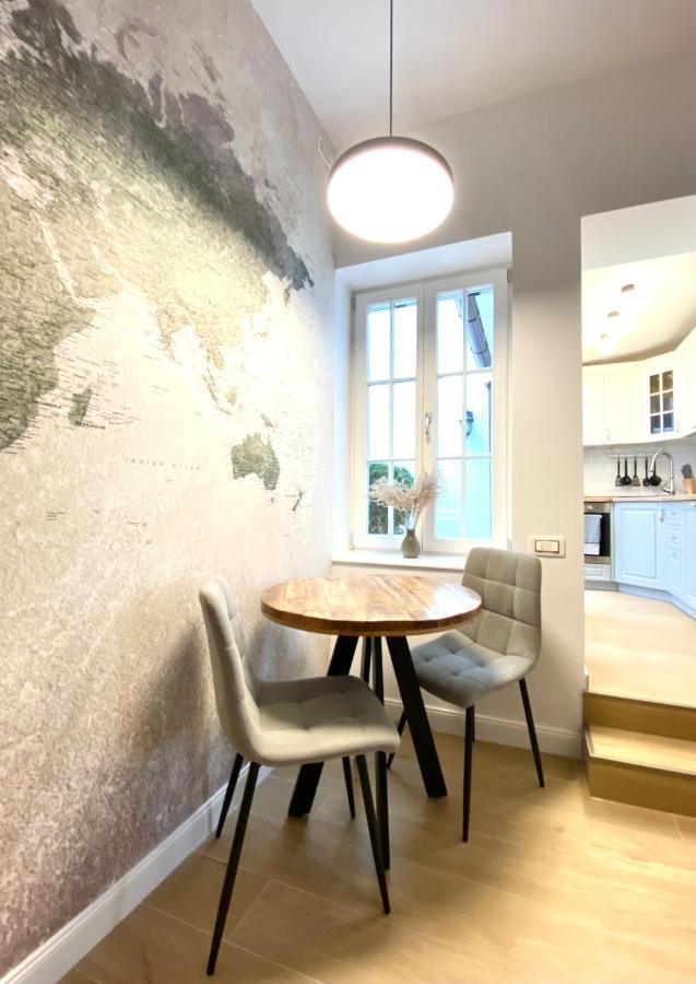 10 Council Square Apartment Брашов Екстериор снимка